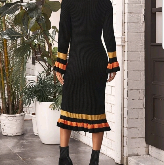 Dress - Picture 7 of 9